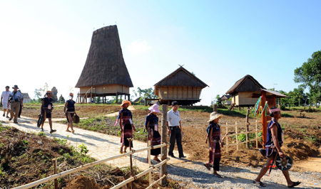 Làng Văn hóa-Du lịch các dân tộc Việt Nam  
